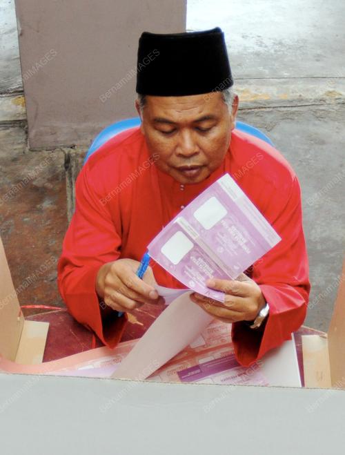 UMNO60_19102013_MB