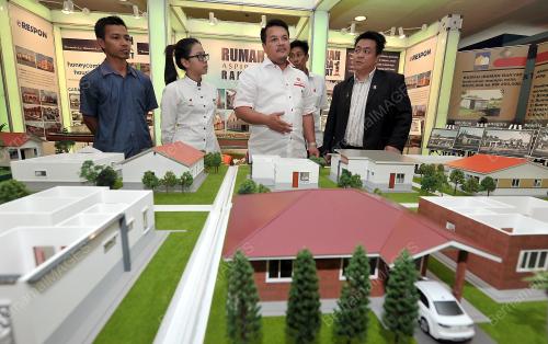 UMNO61_04122013_SPNB