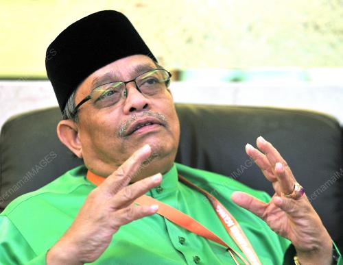 UMNO61_06122013_INTERVIEW