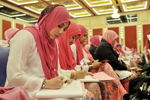 UMNO64_09122015_PUTERI