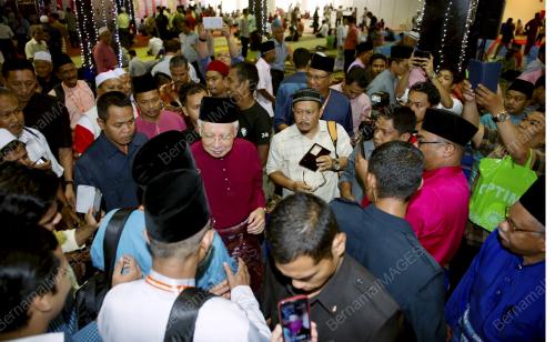 UMNO64_28112014_UMNO_SOLAT