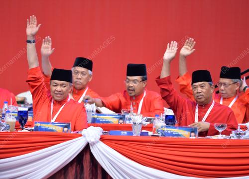 UMNO65_10122015_ANGKAT
