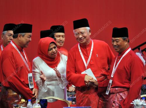 UMNO66_10122015_GULUNG