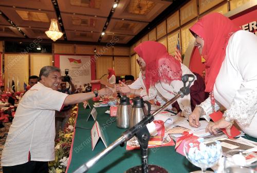 UMNO67_02122013_ZAHID1