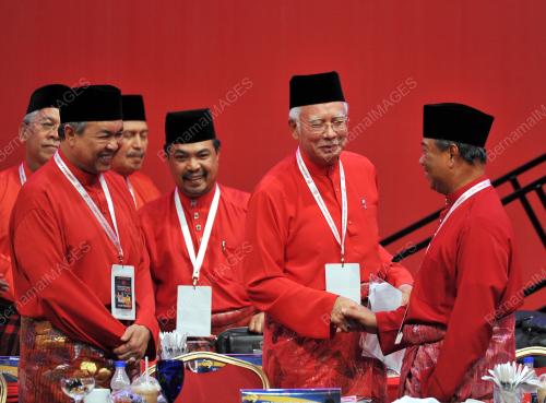 UMNO67_10122015_GULUNG