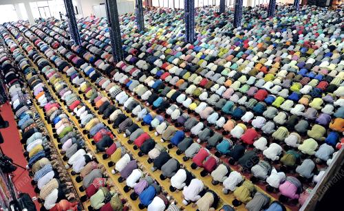 UMNO68_28112014_SOLAT