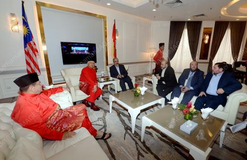 UMNO69_10122015_KUNJUNGAN