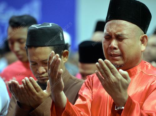 UMNO70_02122016_UMNO
