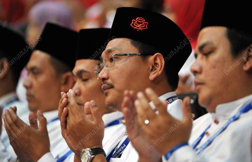 UMNO71_03122013_UMNO