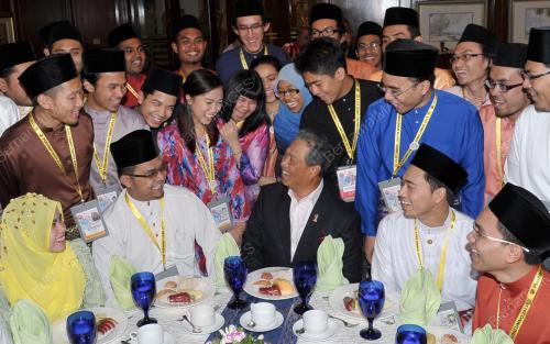 UMNO71_04122013_TPM