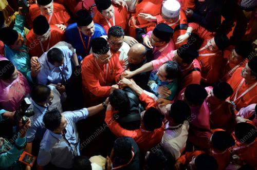 UMNO72_12122015_UMNO