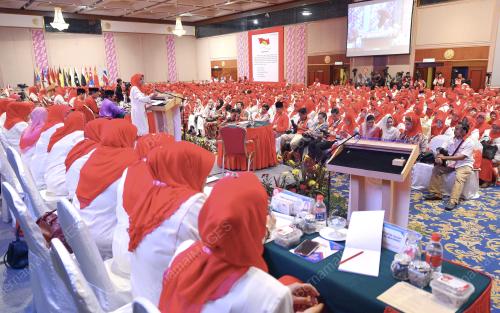 UMNO72_26112014_WANIT