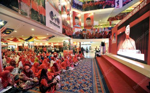 UMNO72_27112012_UMNO_2012