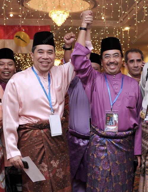 UMNO74_19102013_TITIWANGSA