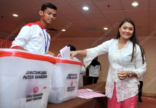 UMNO75_12102013_PUTERI_UMNO