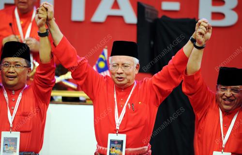 UMNO76_10122015_ANGKAT