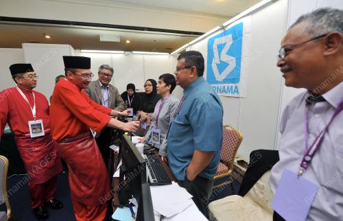 UMNO76_10122015_UMNO