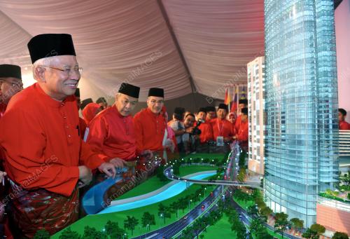 UMNO77_29112016_PECAH_TANAH