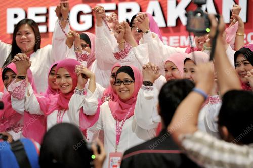 UMNO79_04122013_PUTERI