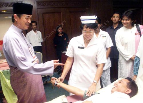 UMNO8-22_06_2001_DONOR_27012016