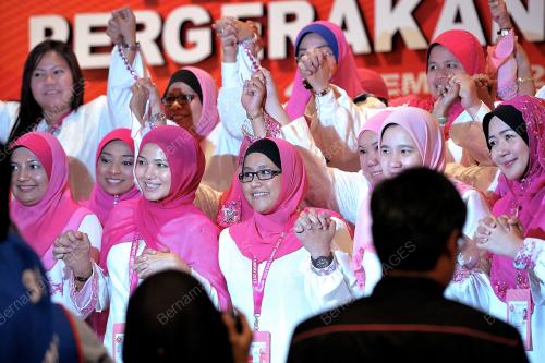 UMNO80_04122013_PUTERI