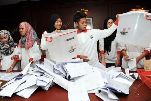 UMNO82_12102013_PEMUDA