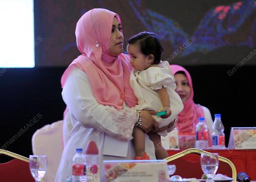 UMNO82_30112016_ANAK