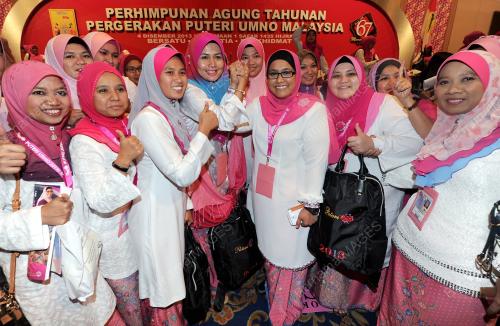 UMNO84_04122013_PUTERI
