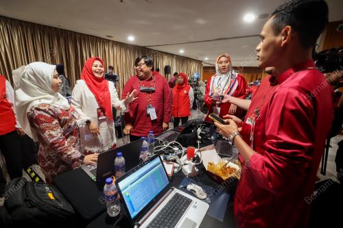 DATUK SERI DR NORAINI AHMAD