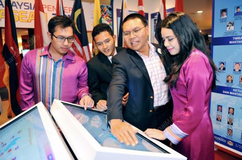 UMNO86_28112014_ASEAN