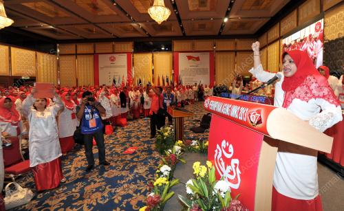 UMNO89_04122013_WANITA