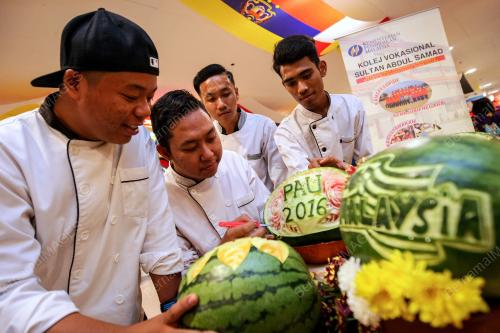 UMNO93_02122016_TINJAUAN