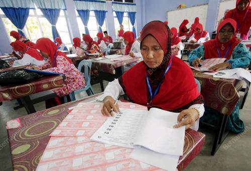 UMNO96_12102013_WANITA