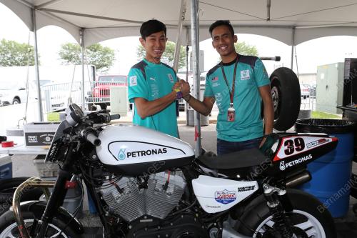 US02_08082014_MOTO