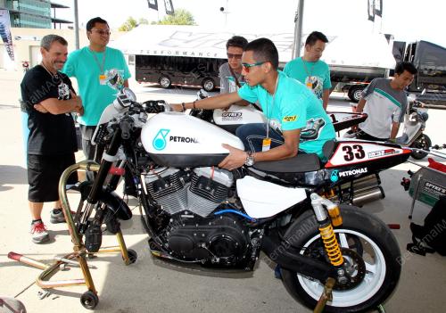 US02_16072013_HAFIZH_SYARIN