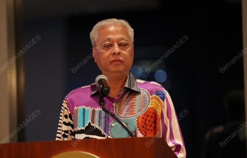 DATUK SERI ISMAIL SABRI YAAKOB