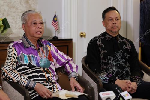 DATUK SERI ISMAIL SABRI YAAKOB