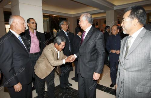 MOHD NAJIB TUN ABDUL RAZAK