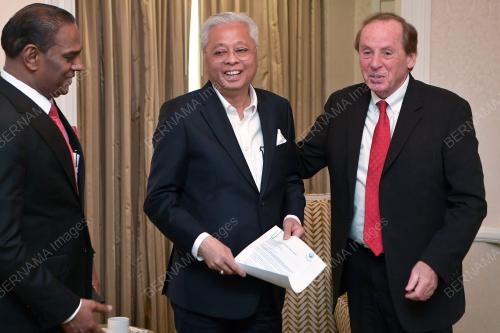 DATUK SERI ISMAIL SABRI YAAKOB