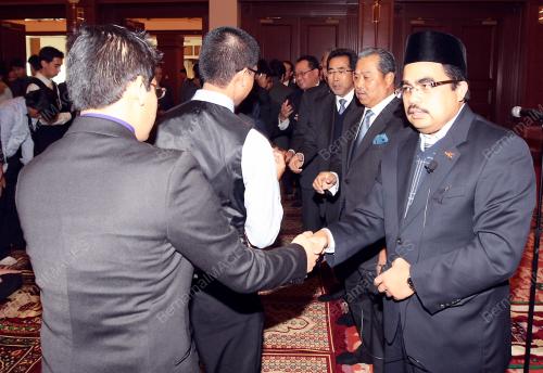 USA04_15012011_MUHYIDDIN