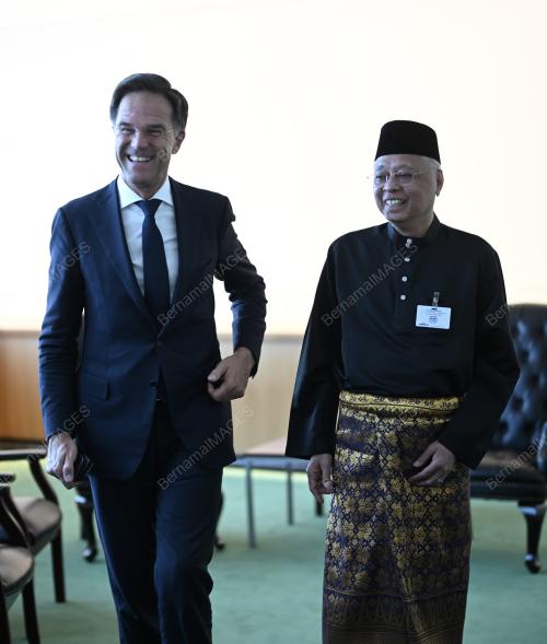 DATUK SERI ISMAIL SABRI YAAKOB
