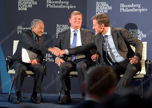 USA04_27092018_PM_BLOOMBERG