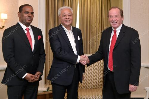 DATUK SERI ISMAIL SABRI YAAKOB