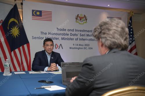 DATUK SERI MOHAMED AZMIN ALI