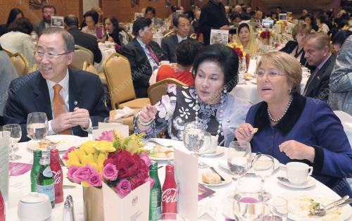 USA06_04032012_ROSMAH_UN