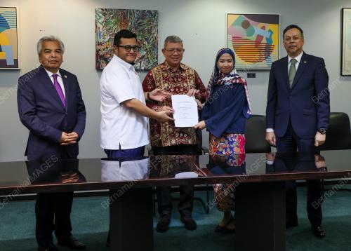DATUK SERI SAIFUDDIN ABDULLAH