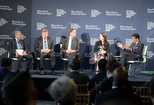 USA08_27092018_PM_BLOOMBERG