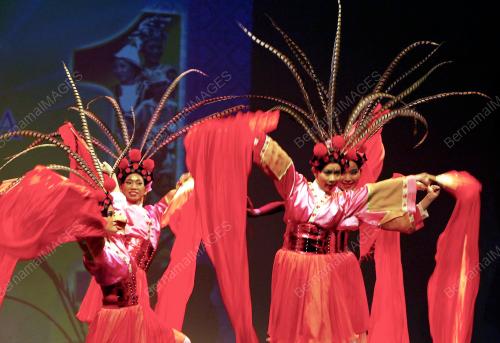 TARIAN KEBUDAYAAN MASYARAKAT CINA