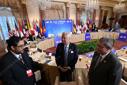 DATUK SERI ISMAIL SABRI YAAKOB