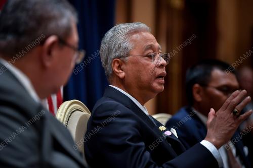DATUK SERI ISMAIL SABRI YAAKOB